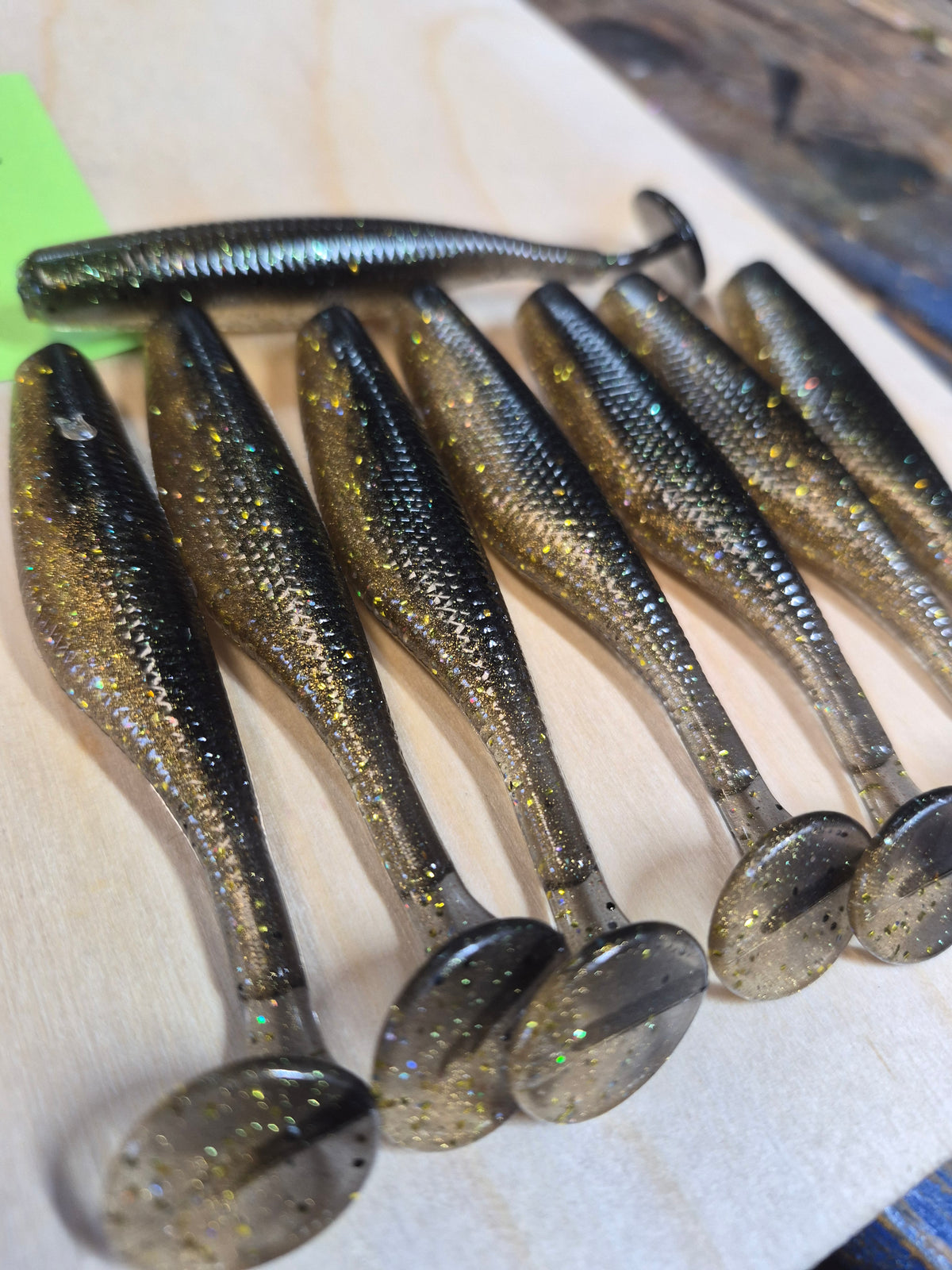 3.8 ASSASIN SWIMBAIT 8pk TOXIC OIL SLICK