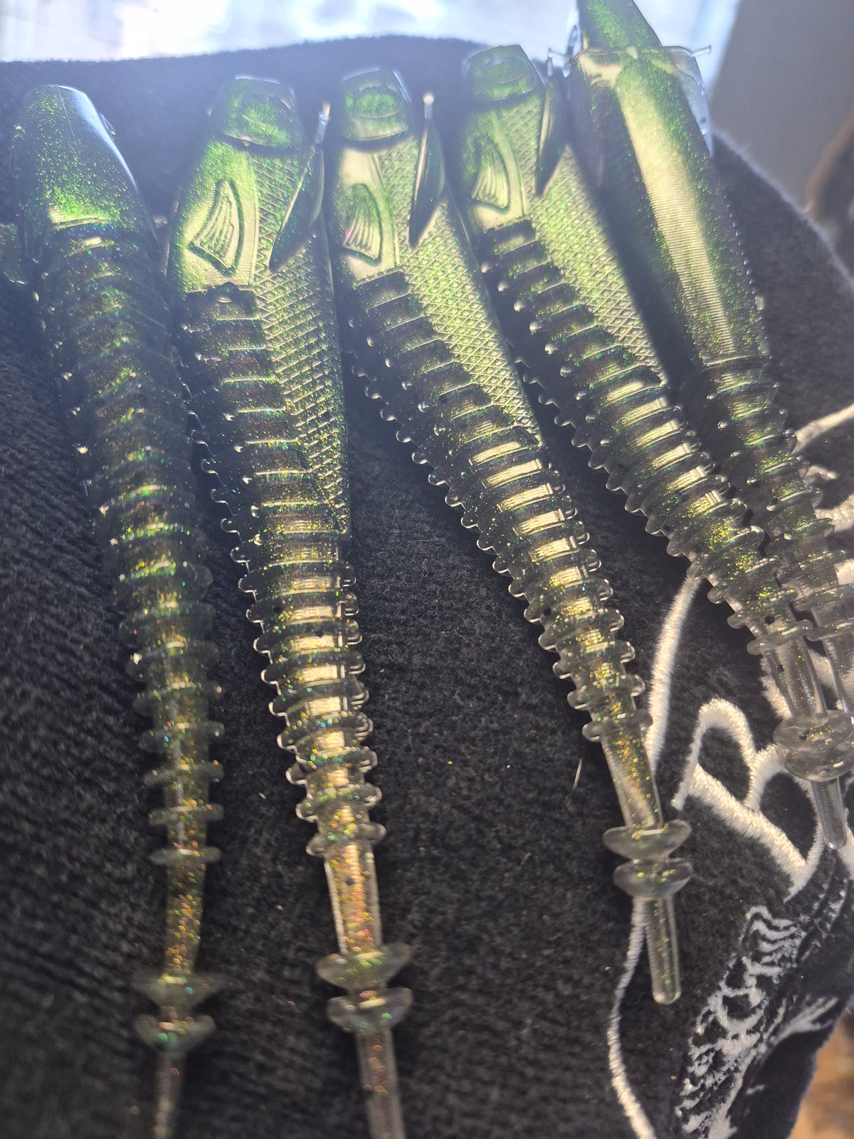 THE DOUBLE CROSS 5.25 " Winged Hover rig 5pk TOXIC SWAMP