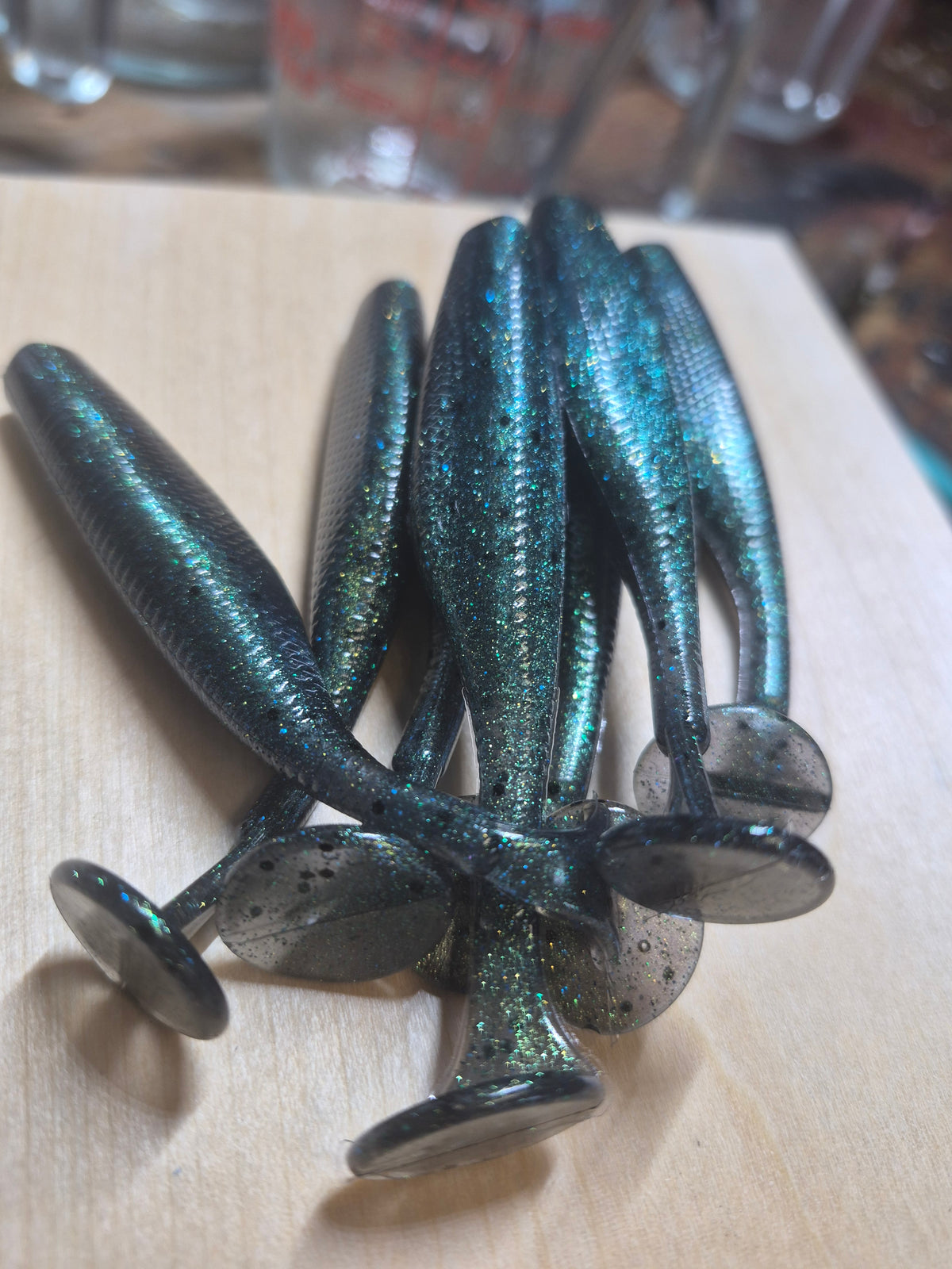 3.8 Assassin swimbait TOXIC ABYSS blue, green gokd hypershift 8pk