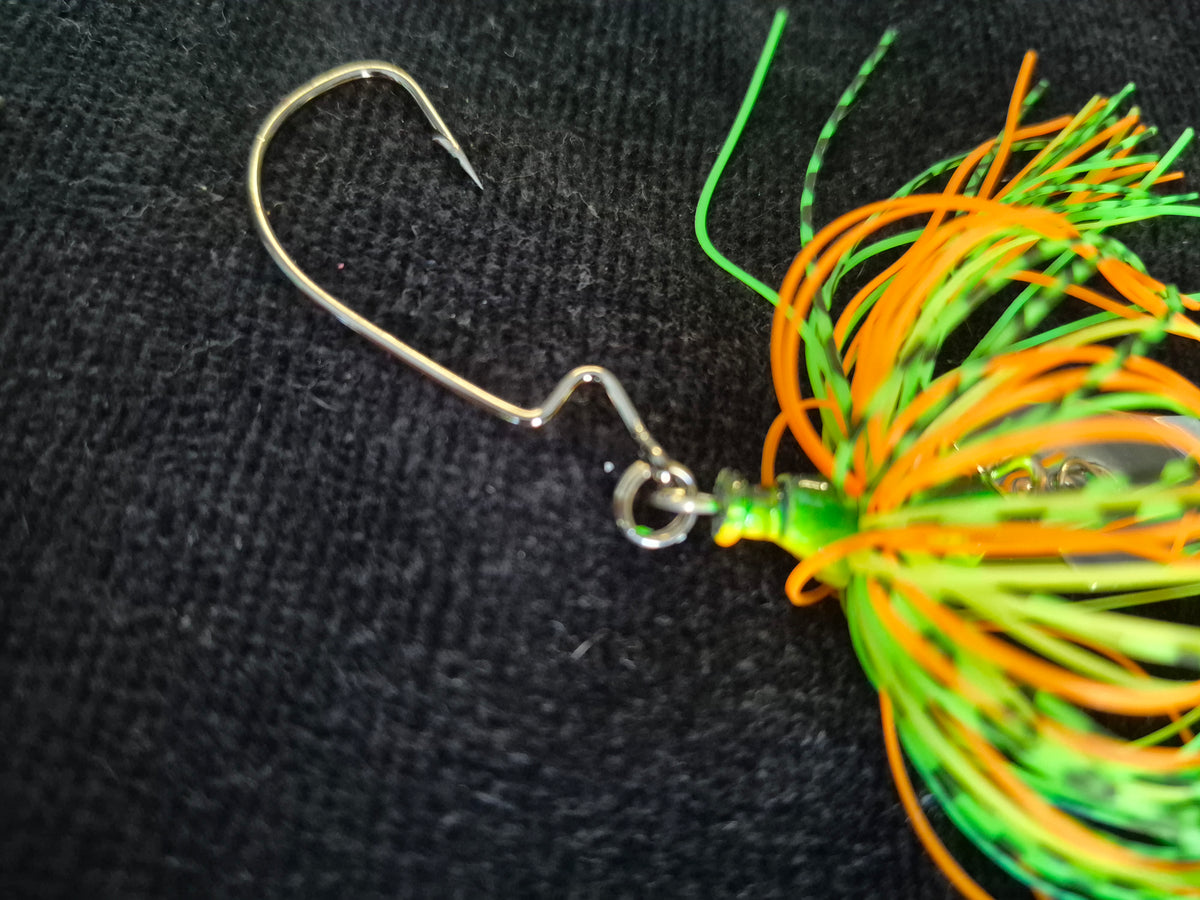 THE OUTLAW STRIKE free hook swing direct connect bladed jig.