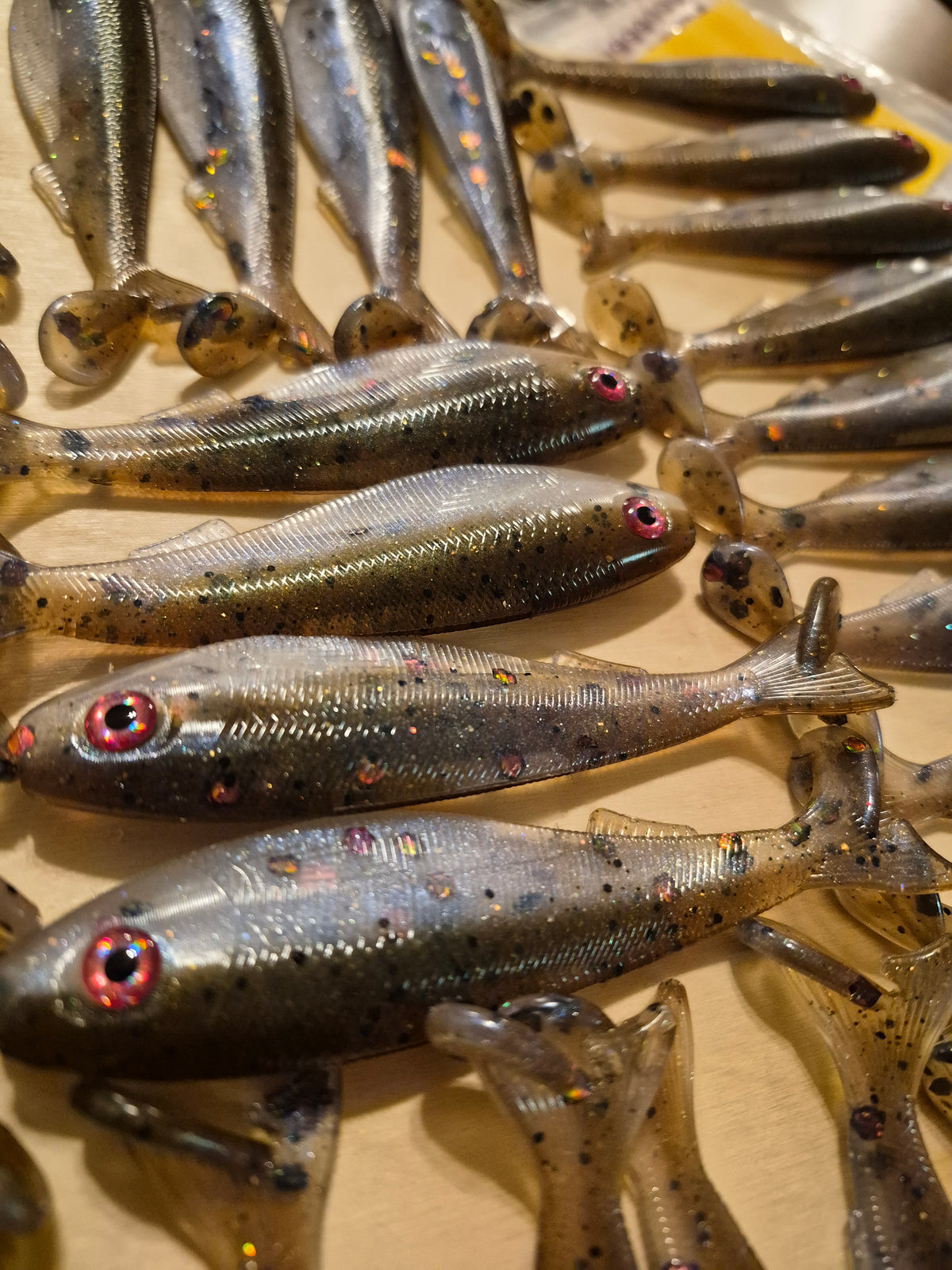 THE General 4.3 SWIMBAIT WAKASAGI PEARL w/ CHAMELEON scales