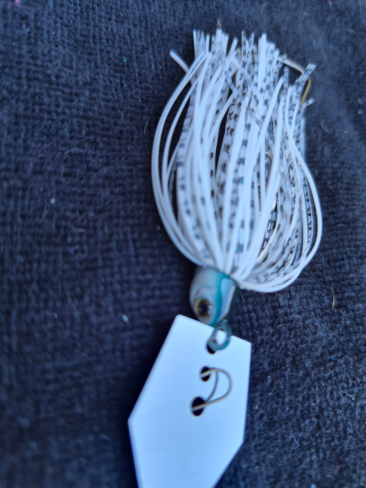 THE OUTLAW STRIKE free hook swing direct connect bladed jig.