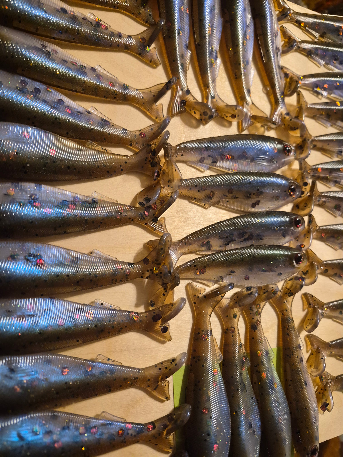 THE General 4.3 SWIMBAIT WAKASAGI PEARL w/ CHAMELEON scales