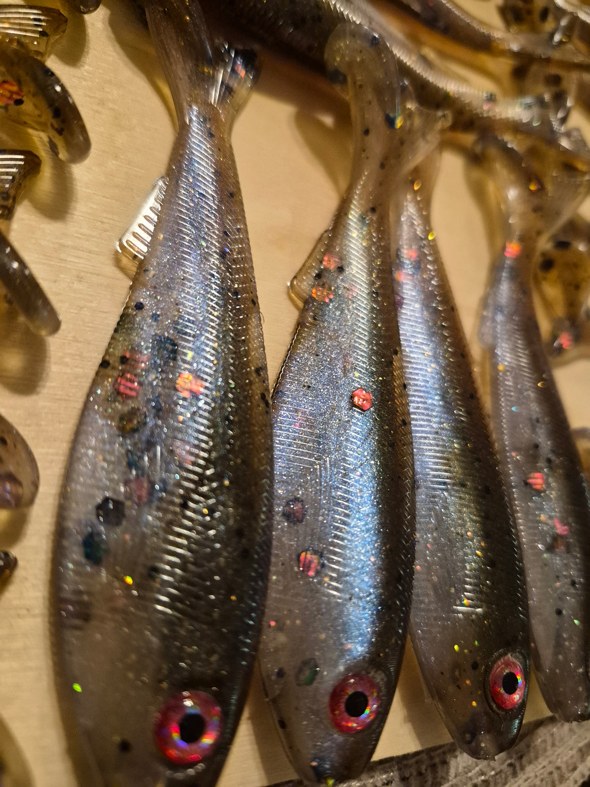 THE General 4.3 SWIMBAIT WAKASAGI PEARL w/ CHAMELEON scales