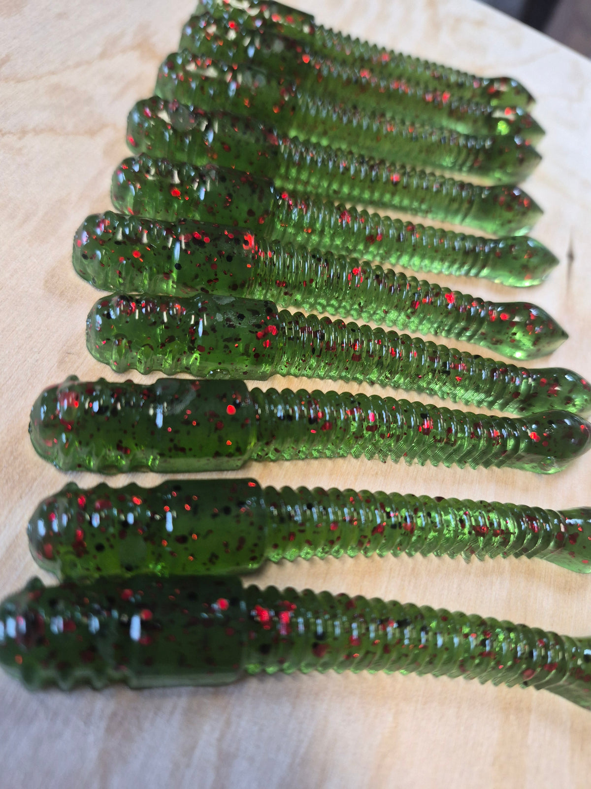 The 3.75 HAMMER WORM WATERMELON GREEN 10PK