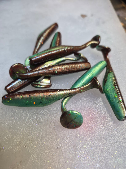 THE ASSASIN 2.8 " PADDLE TAIL SWIM BAIT BASS TICKLER