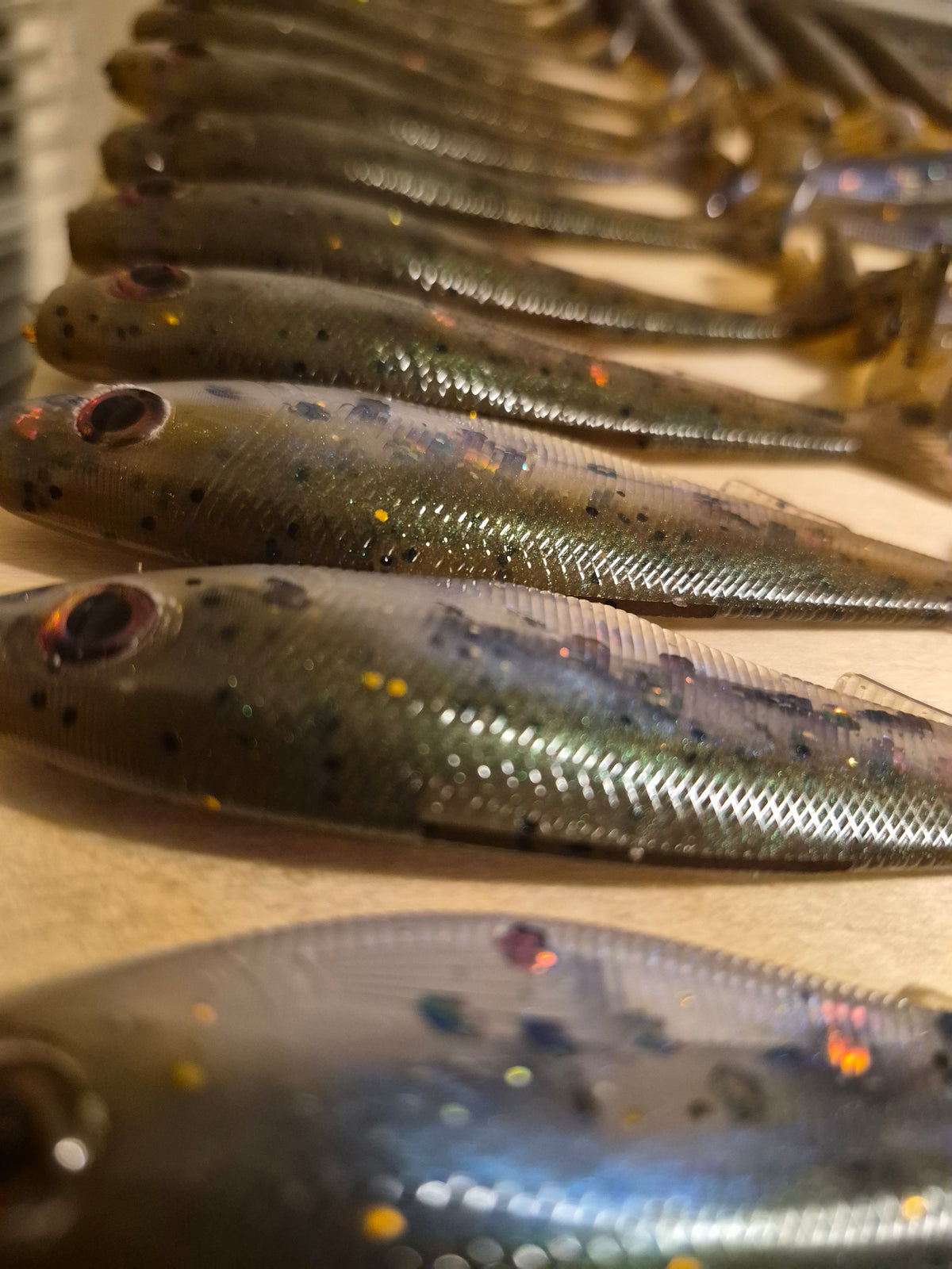 THE General 4.3 SWIMBAIT WAKASAGI PEARL w/ CHAMELEON scales