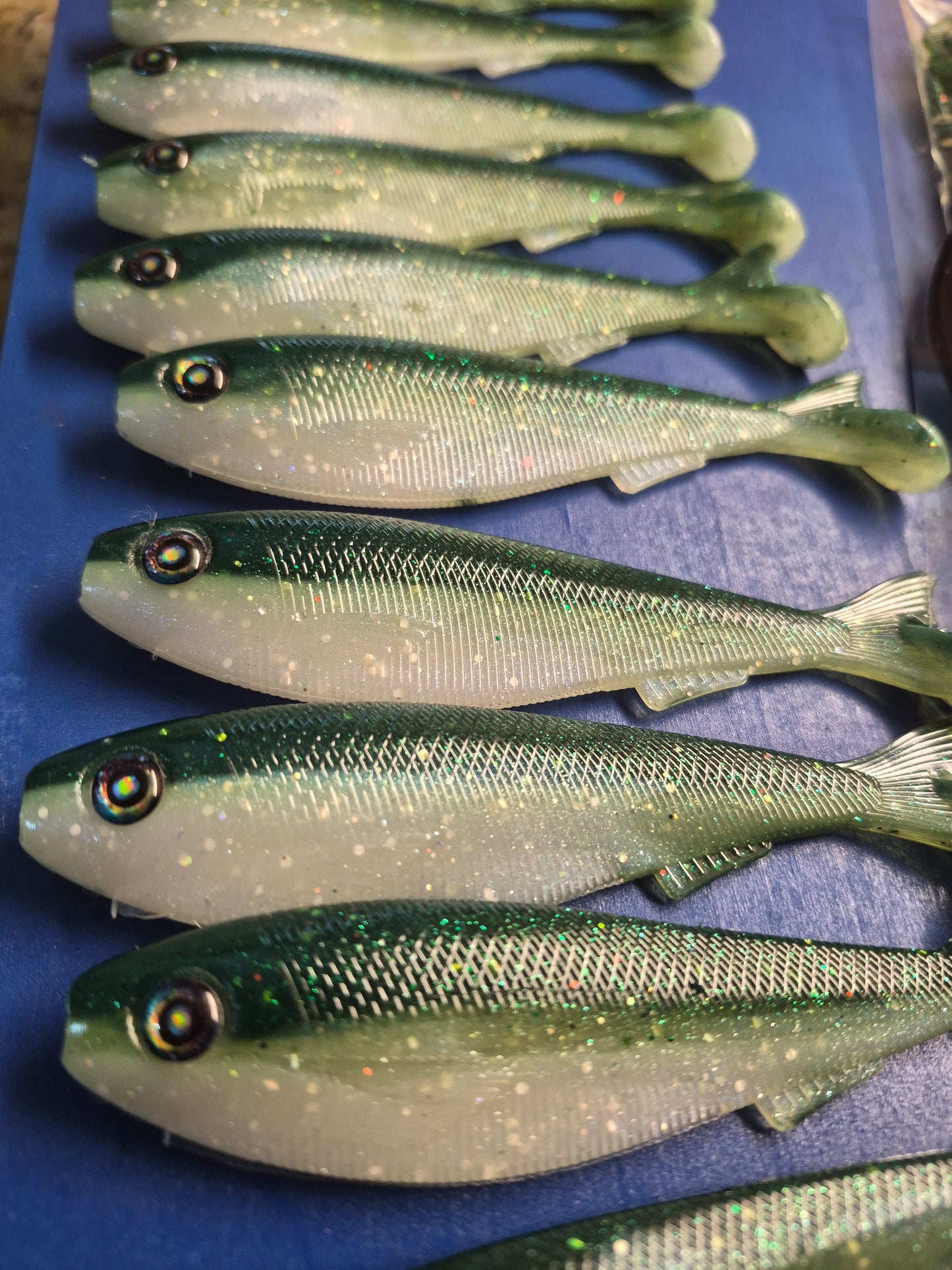 The General 4.3 SWIMBAIT with hook recesses IRISH CREAM