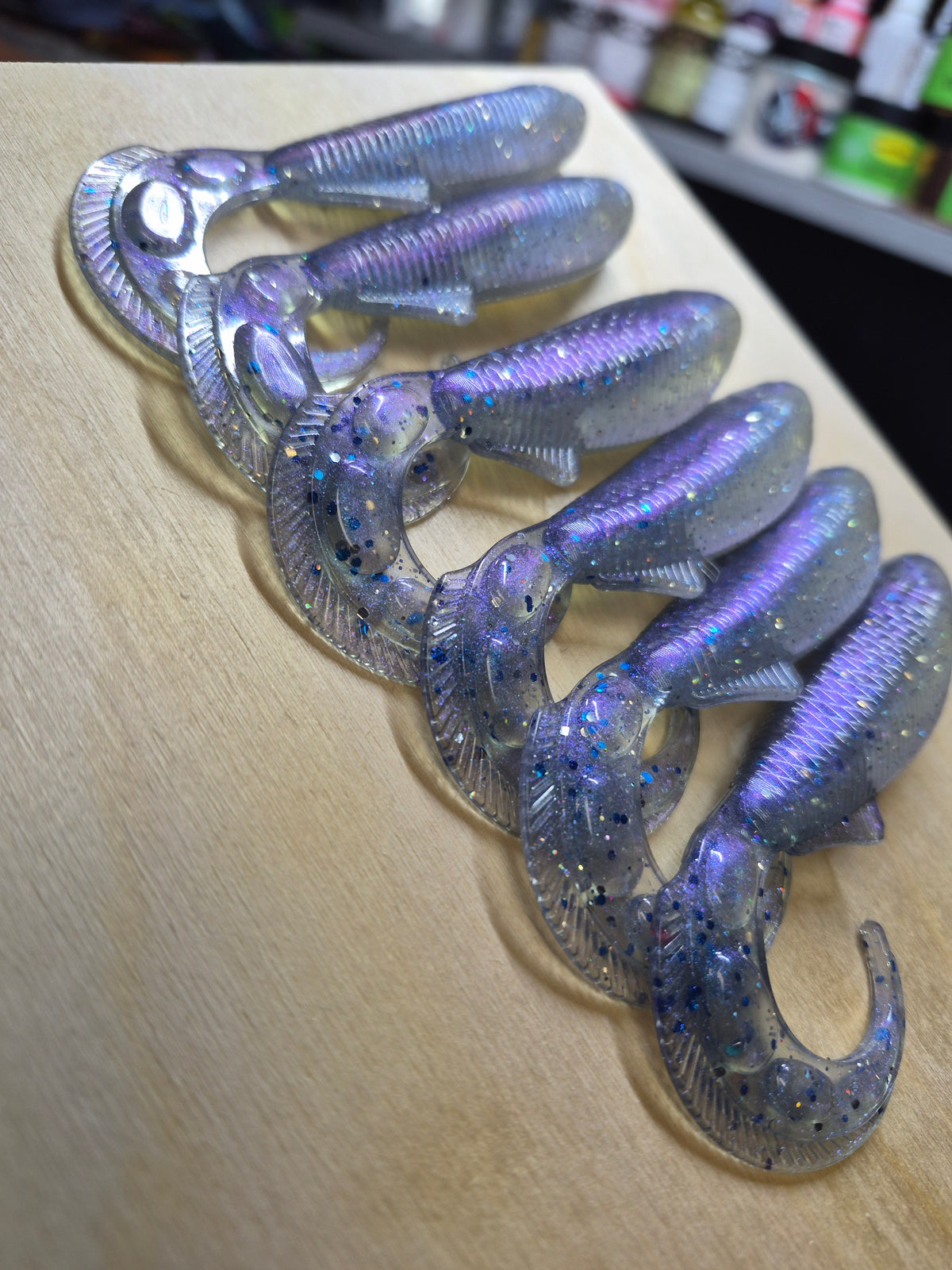 5.4 REAPER TAIL w/ belly hook recess. 🔥 color shift NORTHERN LIGHTS