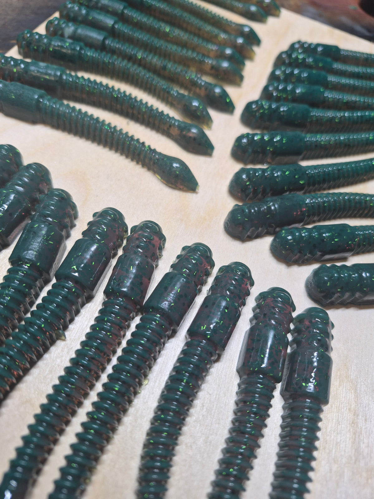 The 3.75 HAMMER WORM SYNTHETIC MOTOR OIL 10PK