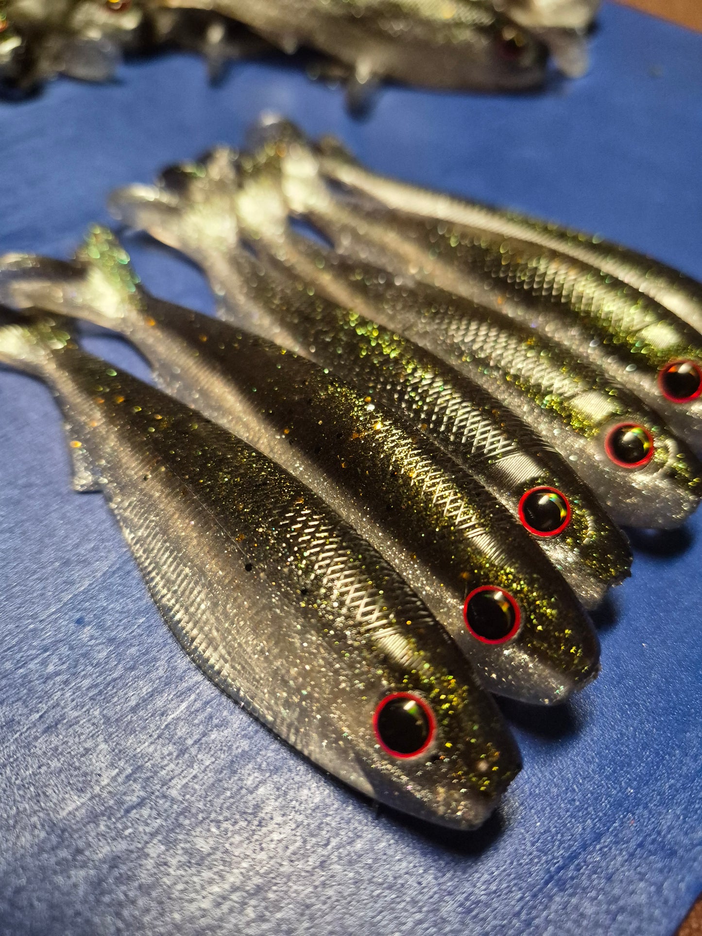 The General 4.3 SWIMBAIT colorshifting TOXIC SILVER