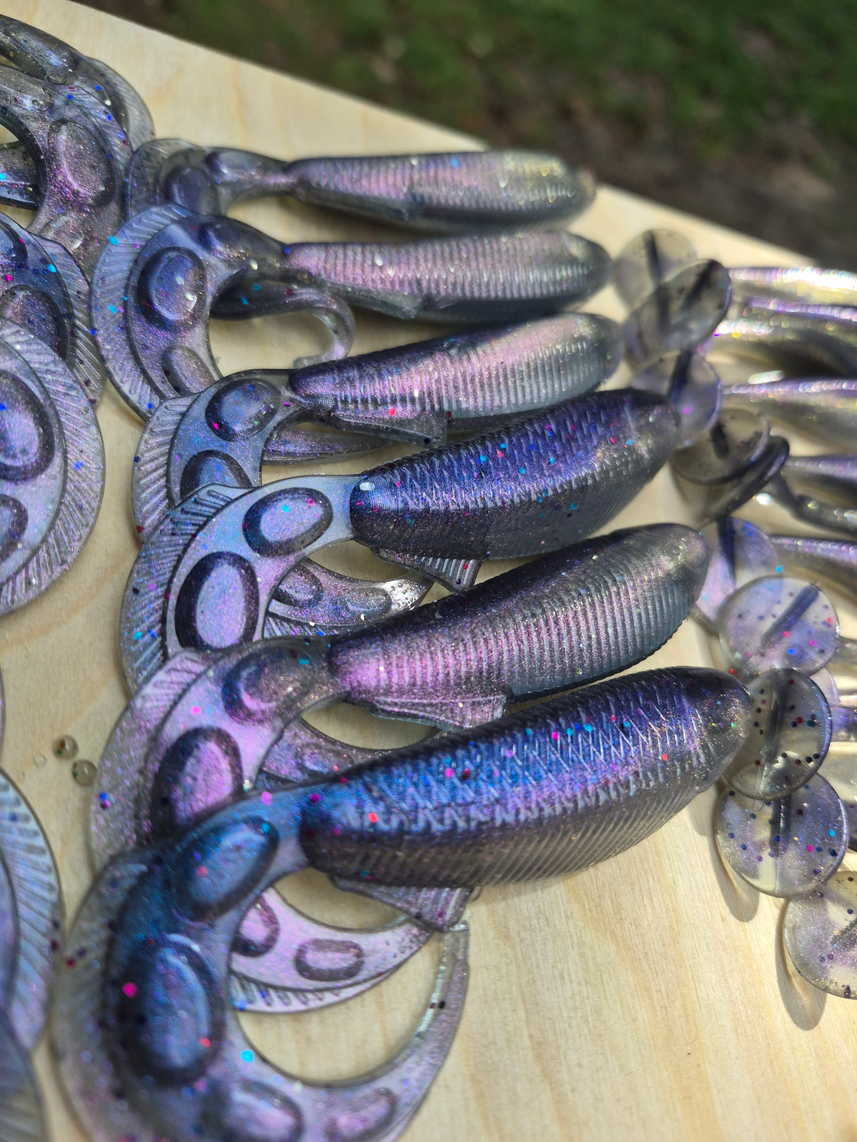 5.4" REAPER TAIL w/ belly hook recess TWILIGHT.