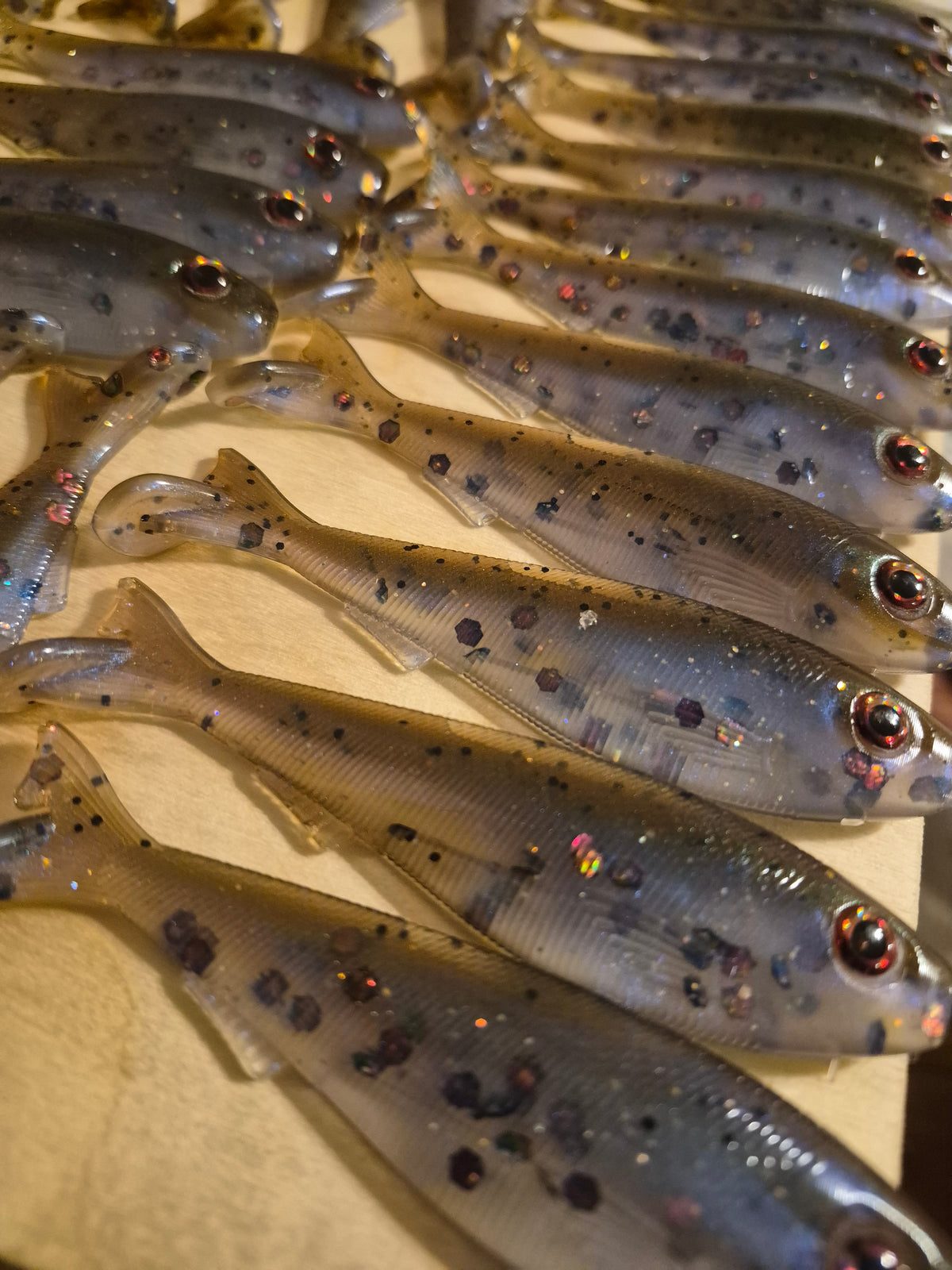 THE General 4.3 SWIMBAIT WAKASAGI PEARL w/ CHAMELEON scales