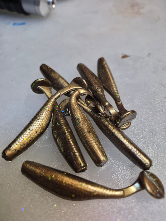 THE ASSASIN 2.8 "PADDLE TAIL SWIM BAIT BRONZE BOMBER 8pk
