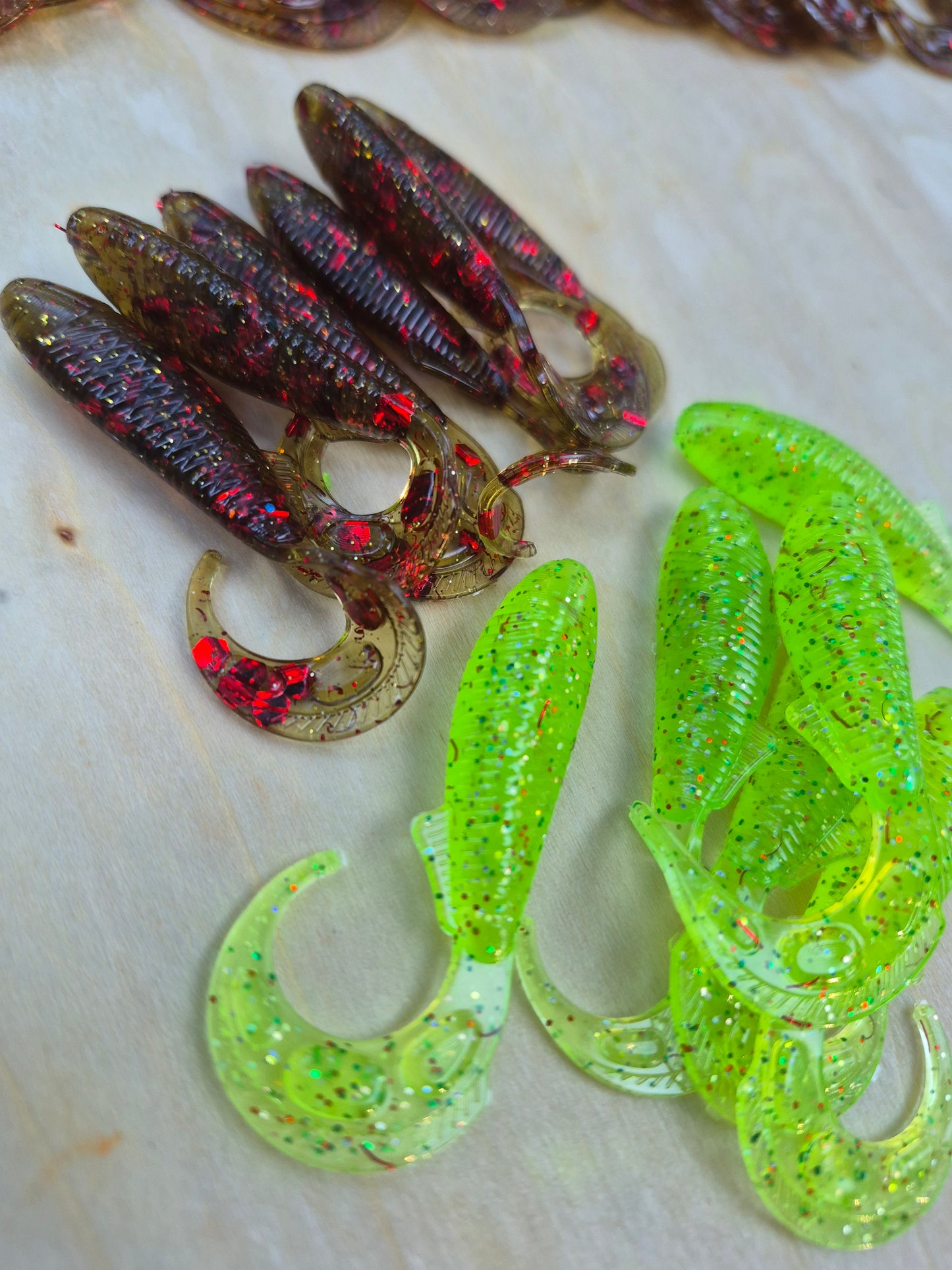 3.1 REAPER TAIL variety pack Chartreuse/watermelon red.