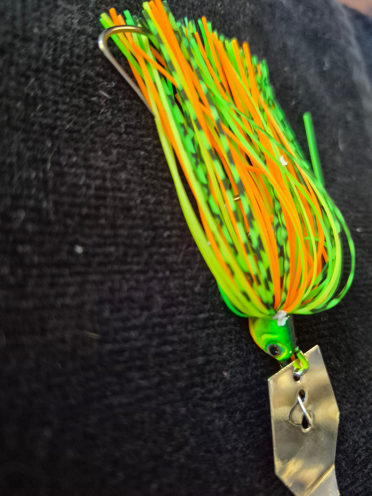 THE OUTLAW STRIKE free hook swing direct connect bladed jig.