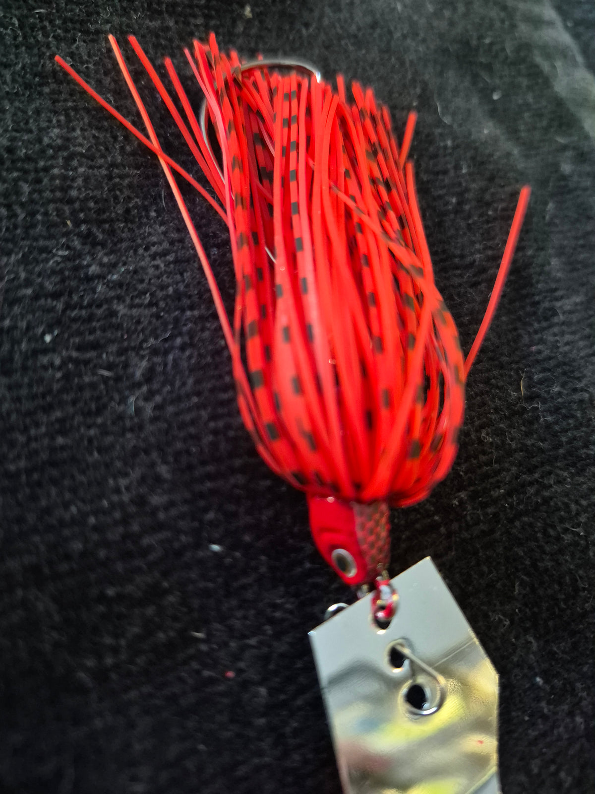 THE OUTLAW STRIKE free hook swing direct connect bladed jig.