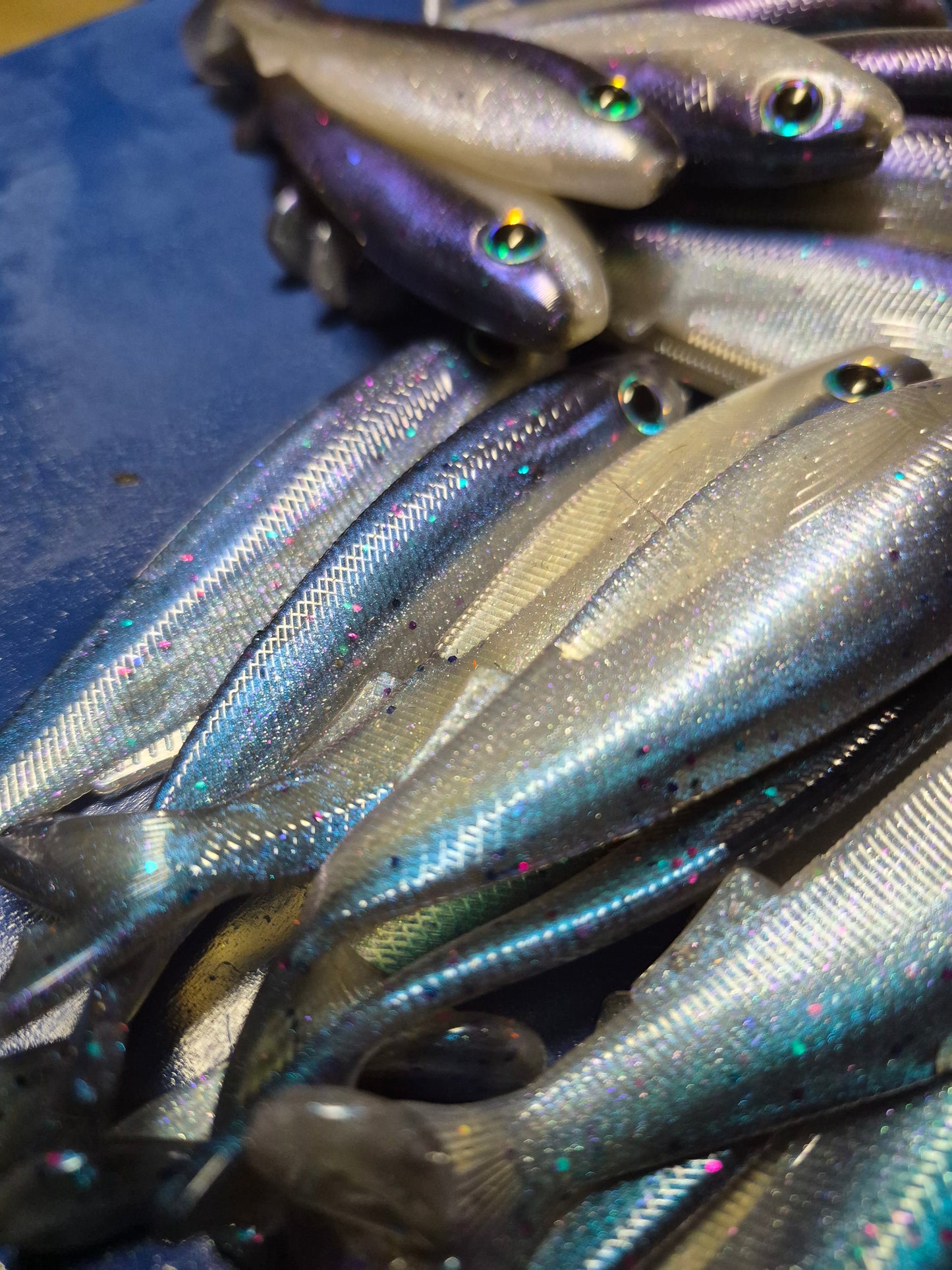 The General 4.3" SWIMBAIT Colorshifting ELECTRIC BLUE