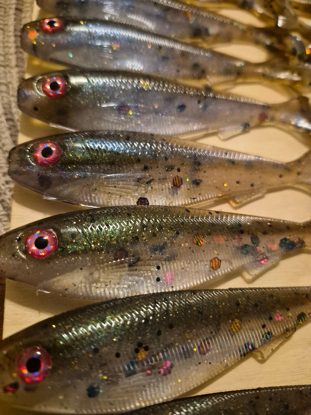 THE General 4.3 SWIMBAIT WAKASAGI PEARL w/ CHAMELEON scales